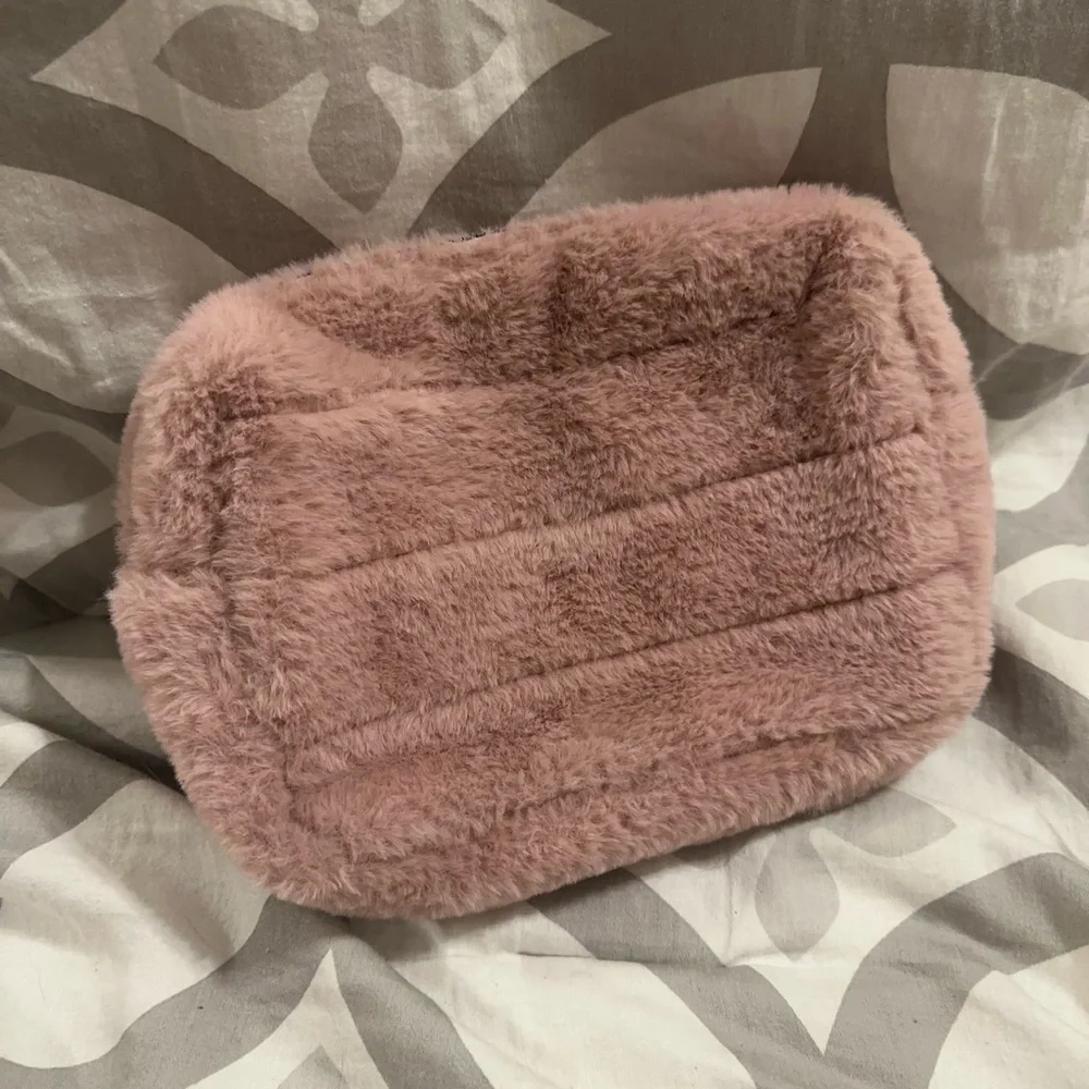 Cynthia Rowley Cosmetic Bag Pink Plush Mini Fuzzy Blush Zip Up Makeup Pouch Soft